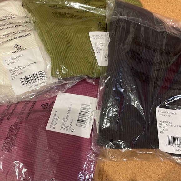 Free People NWT Santa Clara Thermal in Black. Various sizes - Picture 5 of 6